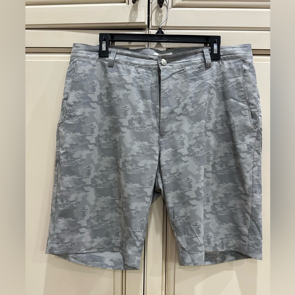 Peter Millar shorts size 35